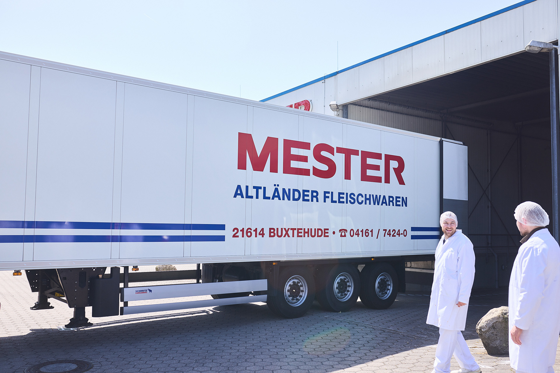 MESTER Familienunternehmen — LKW am Standort Buxtehude